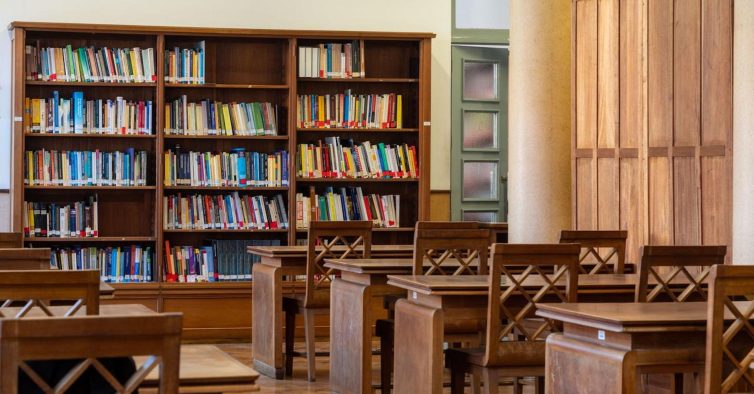 Universidade de Coimbra desenvolve sistema de IA que descobre novos medicamentos