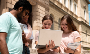 Jovens portugueses estão acima da média europeia nas competências digitais